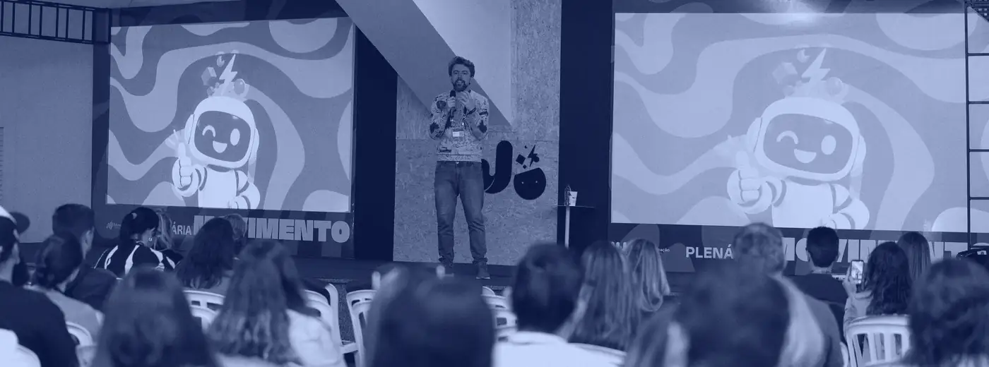 Plateia do HJ Conference, em Concórdia (SC), vista de trás, com o William no palco