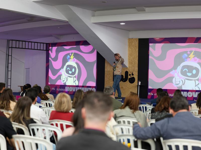 William Borghetti palestrando no HJ Conference, em Concórdia